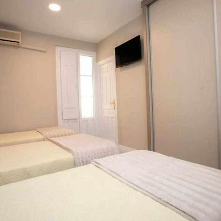 גרנדה Hostal Viena Plaza Nueva מראה חיצוני תמונה