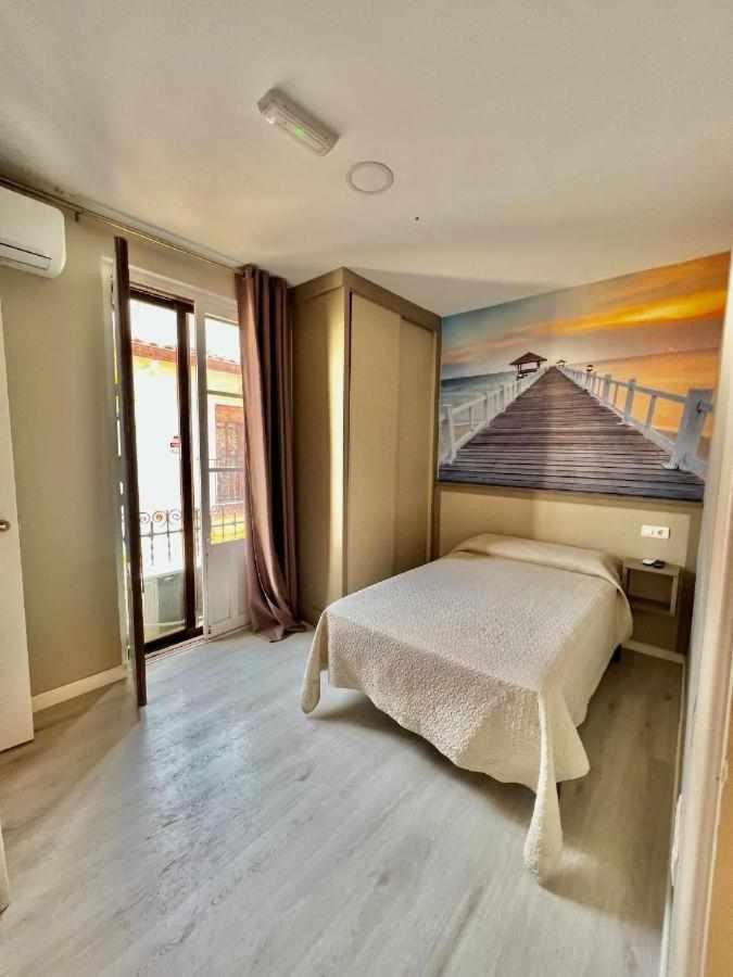 גרנדה Hostal Viena Plaza Nueva מראה חיצוני תמונה