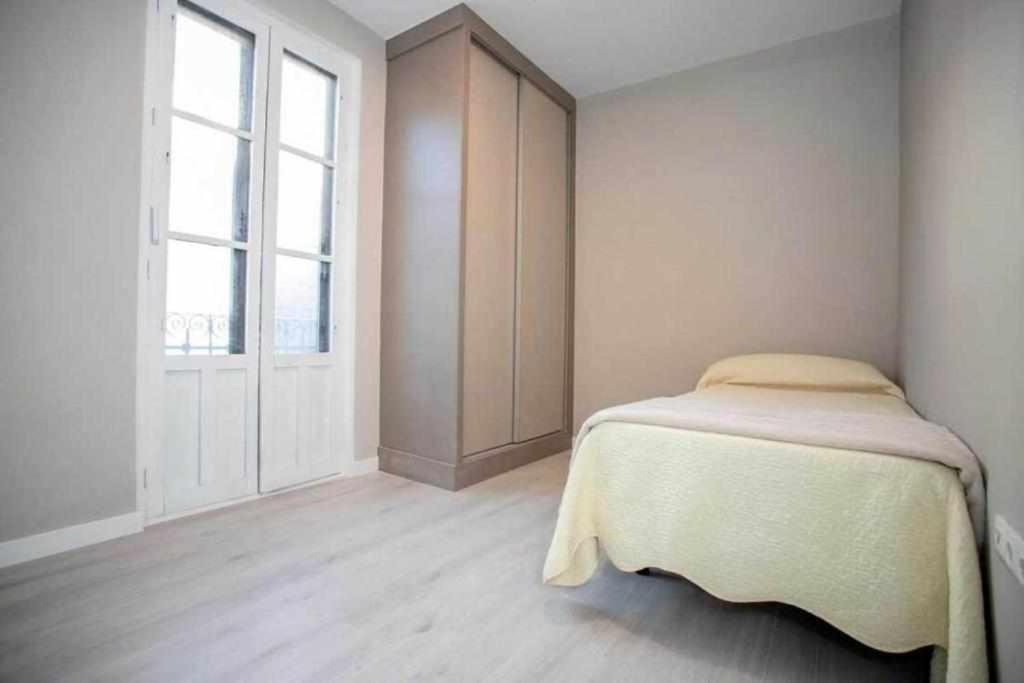 גרנדה Hostal Viena Plaza Nueva מראה חיצוני תמונה
