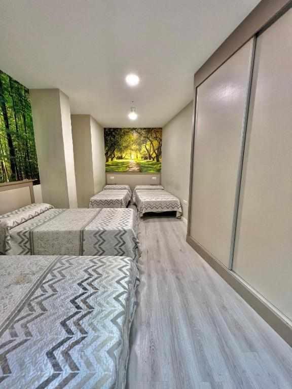 גרנדה Hostal Viena Plaza Nueva מראה חיצוני תמונה