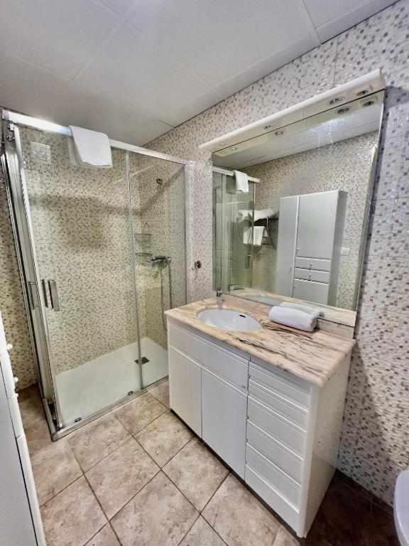 גרנדה Hostal Viena Plaza Nueva מראה חיצוני תמונה