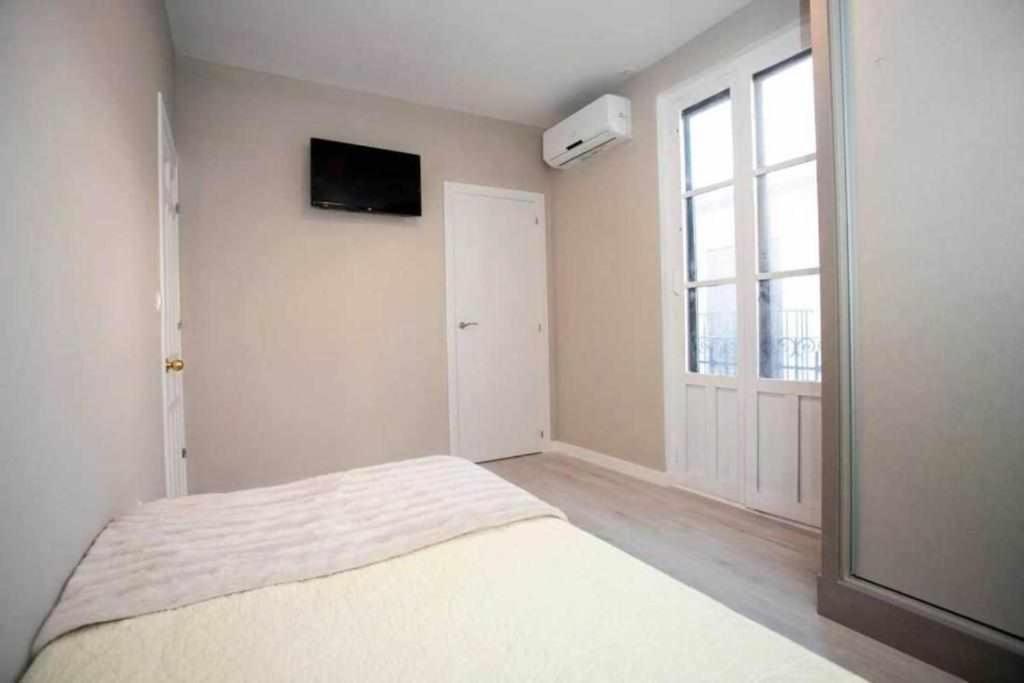 גרנדה Hostal Viena Plaza Nueva מראה חיצוני תמונה