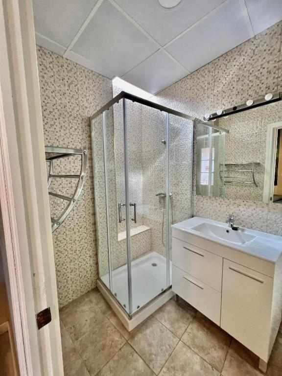 גרנדה Hostal Viena Plaza Nueva מראה חיצוני תמונה
